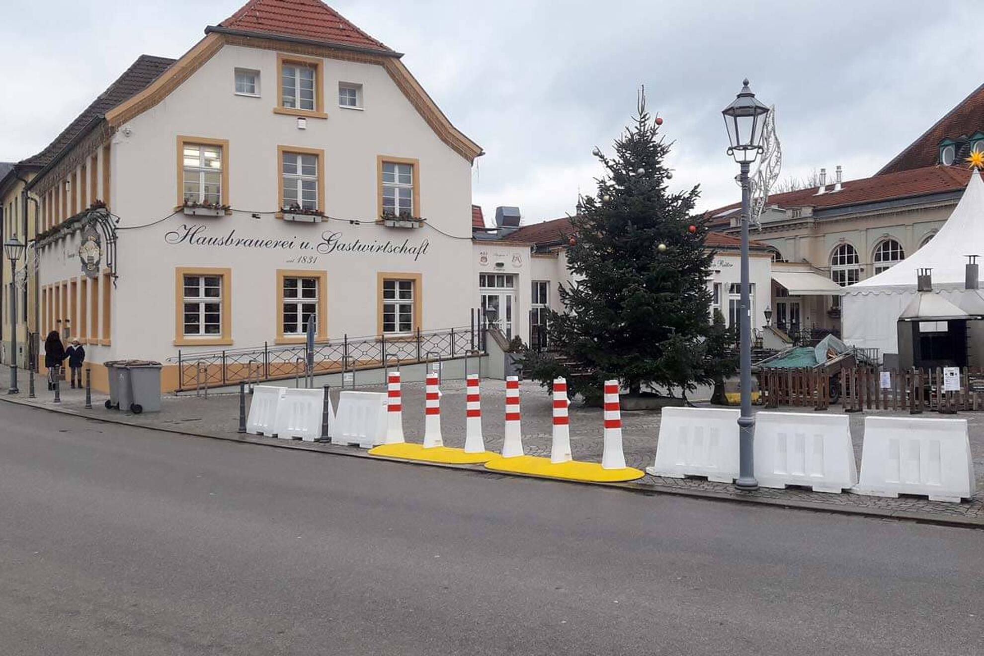 Silbitz Group CitySafe Straßeneinfahrt Eine Straßeneinfahrt ist durch eine CitySafe Barriere abgesperrt.