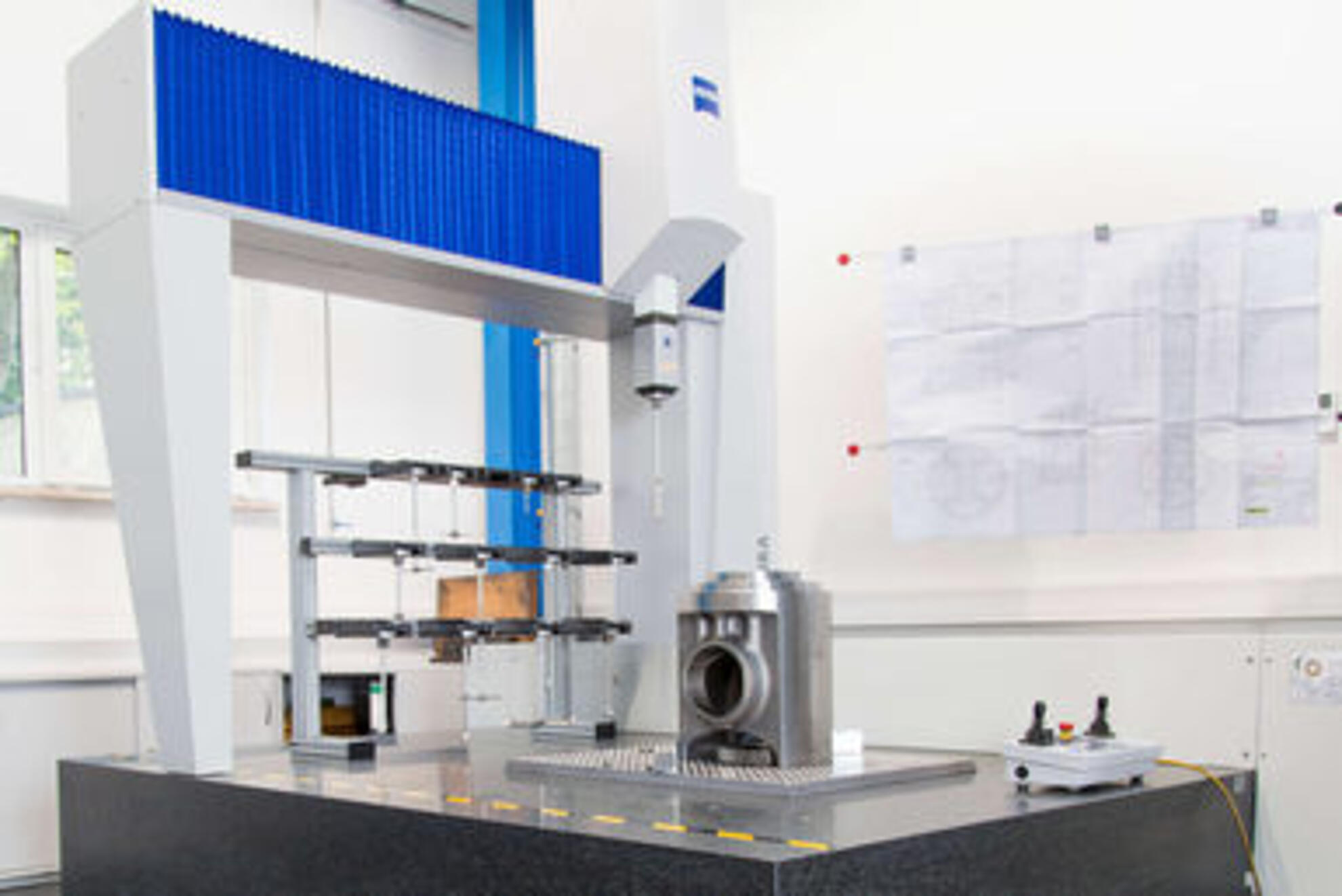 Silbitz Group Qualitätsprüfung Eine Maschine, die zur Qualitätsprüfung verwendet wird.