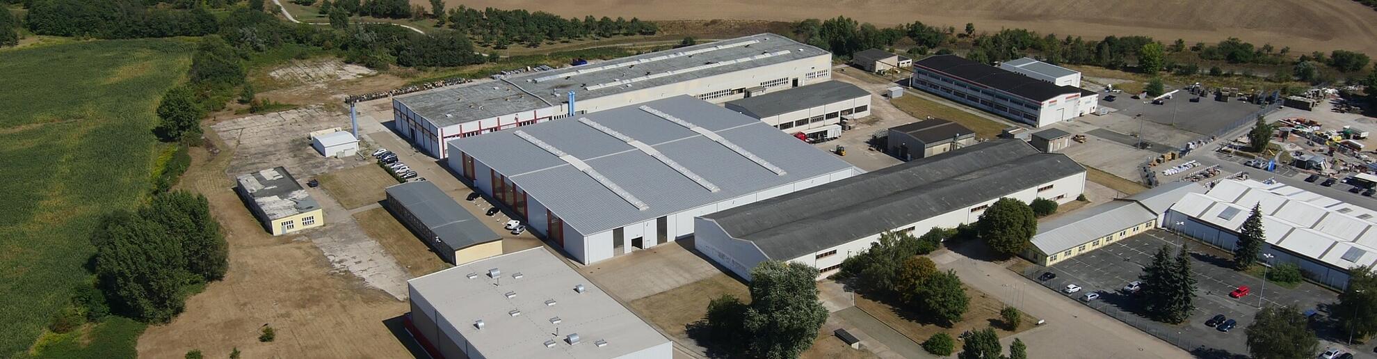 Eine Luftaufnahme des Silbitz Group Werks in Stassfurt